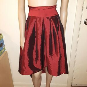 Maroon Zauch Me shiny skirt, size small